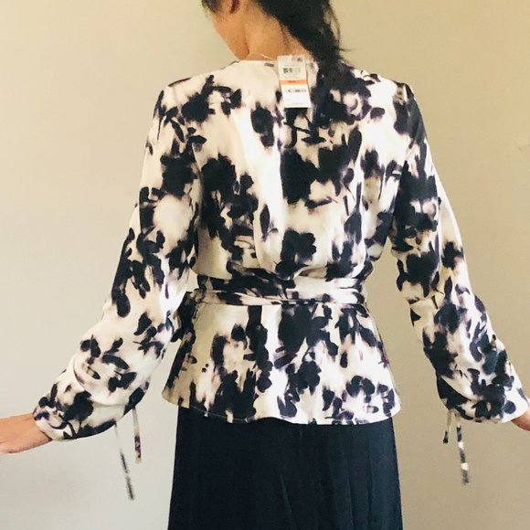 NEW WITH TAGS!!  GORGEOUS BAR 111 WRAP TOP IN WHITE, PURPLE AND LAVENDER… - Picture 7 of 11